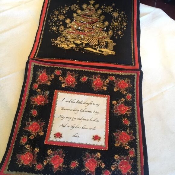 NWOT Set of 2 Holiday Wall Hangings - Picture 1 of 9